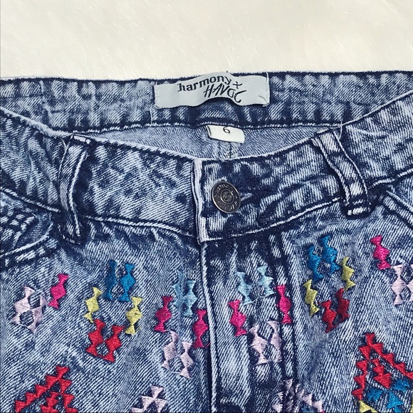Boho Embroidered Cheeky Jean shorts 😍 - Picture 3 of 3